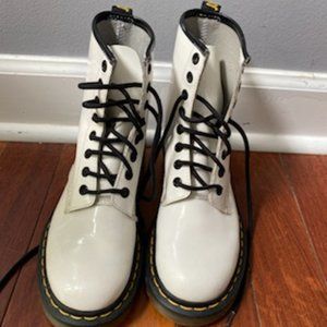 white dr marten